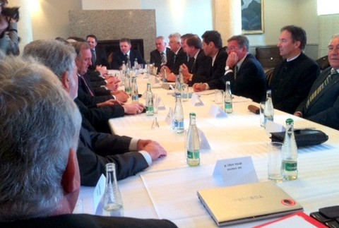 Okrúhly stôl, strana Smer-SD, príprava programového vyhlásenia, Robert Fico a spol