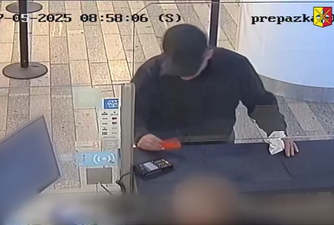 [multi] Hotelový fantóm 232