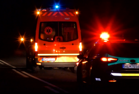 Vodič pod vplyvom alkoholu, zranený policajt a naháňačka ulicami mesta. Tak vyzeral večer v Humennom 