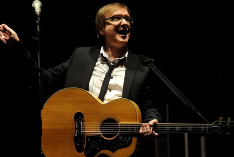 Miroslav Žbirka s gitarou, Trenčín