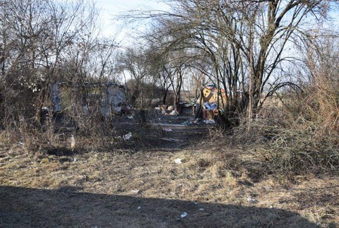 Mladú matku kopali a fackovali jej príbuzné. V nemocnici zomrela