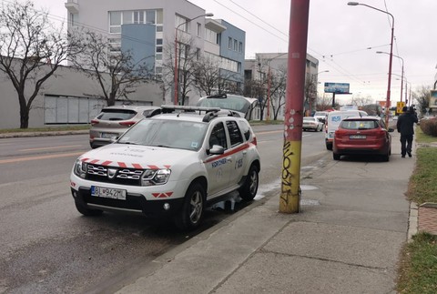 Tragédia v Bratislave. Muž mal zaškrtiť ženu a následne sa pokúsiť spáchať samovraždu