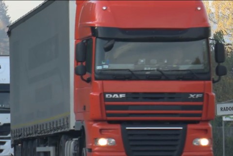 Oprava nebezpečného úseku. Na Kysuciach potrebovala frekventovaná cesta súrnu opravu