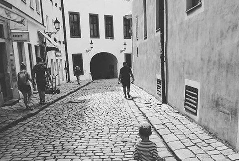 syn Nely Pociskovej a Filipa Tůmu