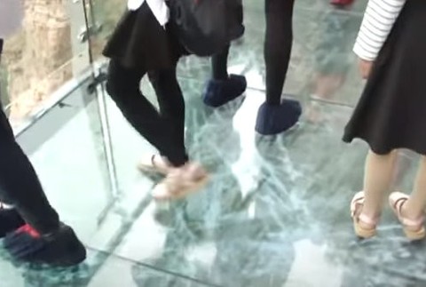 Sklenený most v Číne