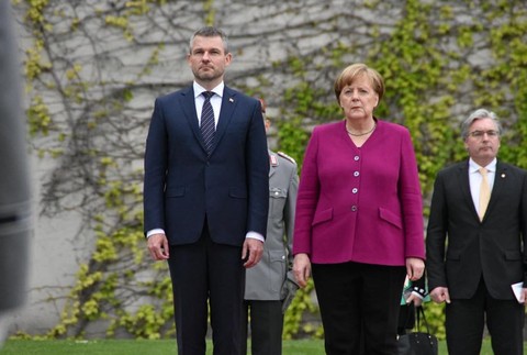 Pellegrini s nemeckou kancelárkou Angelou Merkelovou