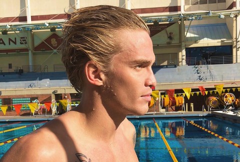 Screenshot_2020-04-21 Cody Simpson ( codysimpson) • Fotky a videá na Instagrame