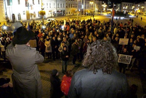 Postavme sa Za slušné Slovensko: Ľudia v uliciach Banskej Bystrice 