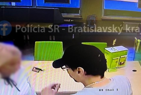 Polícia pátra po páchateľoch lúpežného prepadnutia banky
