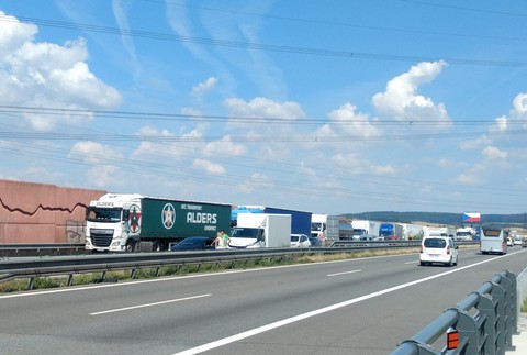 Dve hromadné nehody na D1