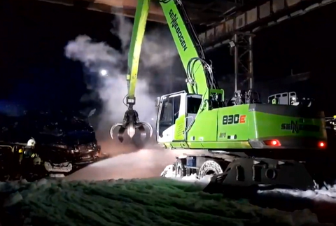 Obrovský požiar zachvátil šrotovisko. Vidieť ho bolo na desiatky kilometrov ďaleko