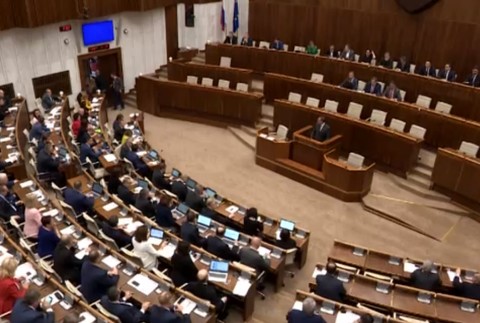 Sporíte si správne? Väčšina ľudí v druhom pilieri prichádza o peniaze