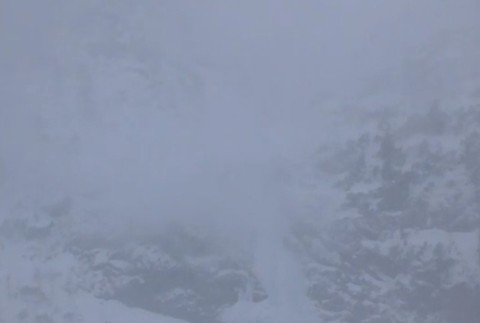 Tatry dostali ďalšiu dávku snehu. Turistické chodníky ohrozujú lavíny 