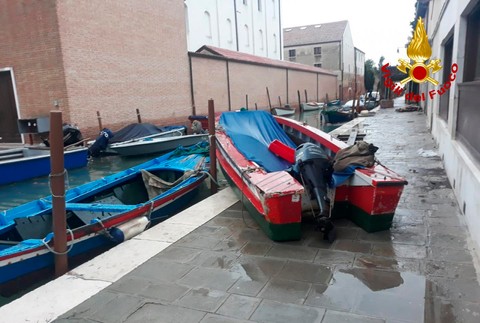 Benátky postihli najhoršie záplavy od roku 1966. Voda sa dostala aj do slávnej pamiatky