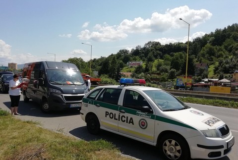 cestná kontrola zameraná na podanie prvej pomoci 