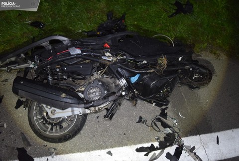 Váža nehoda auta a motorky v Prešove (2)