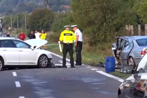 Čelná zrážka dvoch automobilov