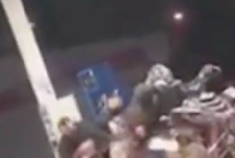 Českí policajti sa snažia chytiť vodiča štvorkolky