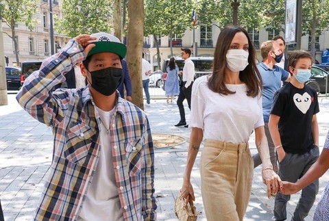 Angelina Jolie v Paríži