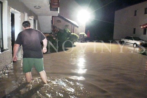 Silná prietrž mračien sa večer prehnala Liptovom. 