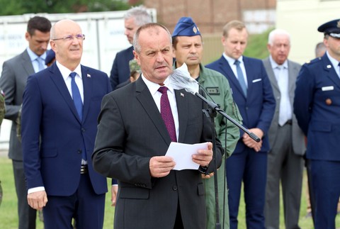Black hawks minister Peter Gajdoš