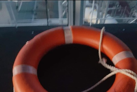 V záchrannom kruhu prežil na mori bez jedla a pitnej vody štyri dni 