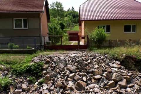 [multi] Stále nemajú pitnú vodu 542