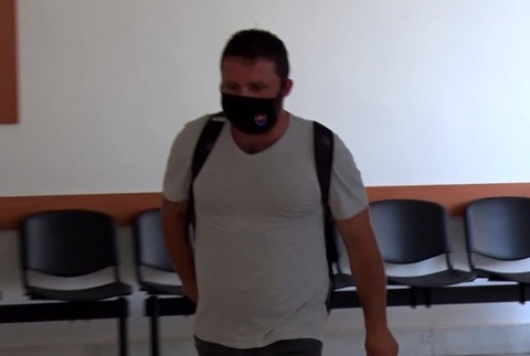 [multi] Chytili hladaného 1826