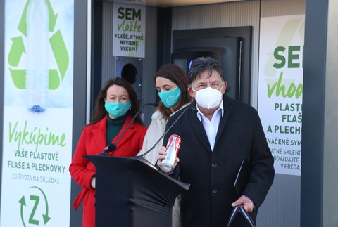 Zálohovací systém fliaš je na Slovensku spustený