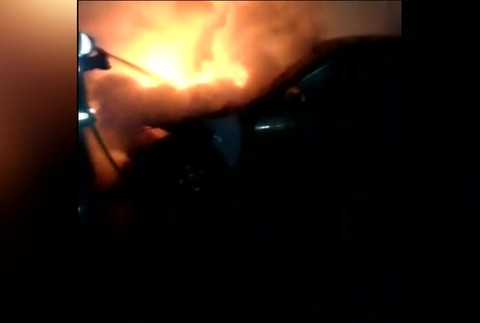 [multi] Podpálené auto 56