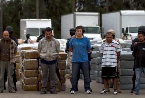zadržaní díleri po protidrogovej akcii v Mexiku