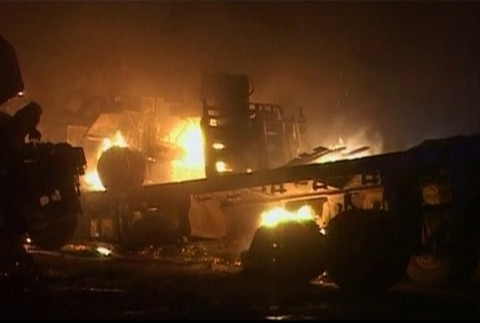 tma, horiaci konvoj NATO, auta,2, ohen, pakistan