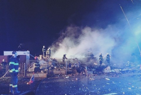 Obcou otriasol v nočných hodinách výbuch domu