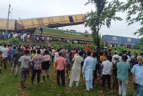 zrazka vlakov v indii (3)