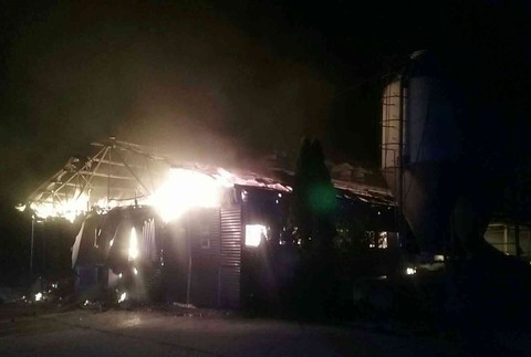 V nitrianskej hale vypukol obrovský požiar. Zahynulo približne 6- tisíc kusov hydiny