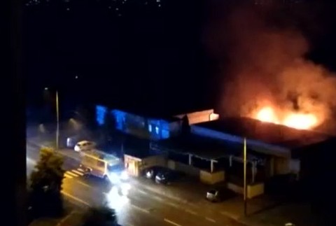 Sklad reštaurácie v Humennom skončil v plameňoch. 