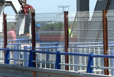 Zamestnanci Gabčíkova vytiahli z vody nehybné telo. Hasiči nevedeli identifikovať, či ide o muža alebo ženu