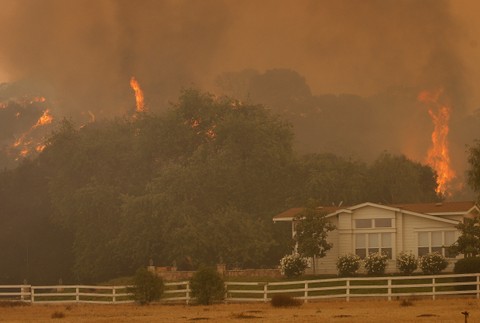 Kalifornia požiar oheň plamene hasiči