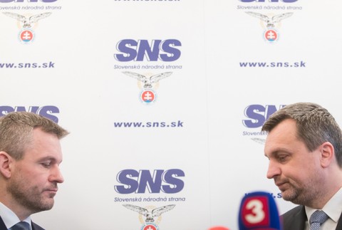 Peter Pellegrini a Andrej Danko po spoločnom rokovaní 3