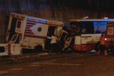 sidlisko Sásová v BB nehoda sanitka autobus detail