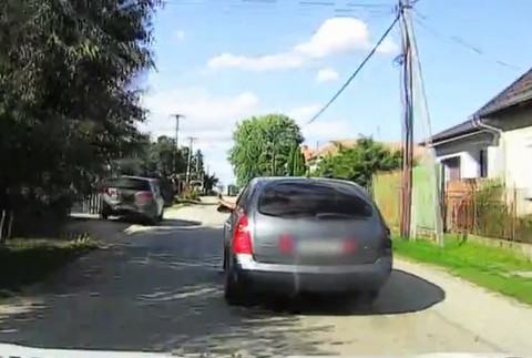 Podgurážený muž v protismere brázdil ulice Nesvád. 