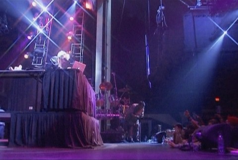 DJ babka, Ruth Flowers na pódiu5