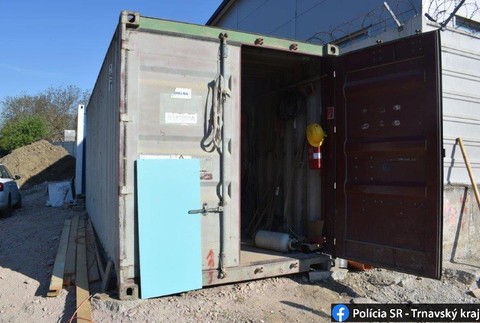 Krádež, ktorá sa len tak nevidí: Muži mali dlhé prsty na zvieratá, ukradnuté prasa posadili na miesto spolujazdca