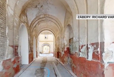 Preskúmajte unikátnu slovenskú pevnosť v papučiach