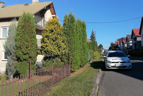 Policajti riešia prípad popálenej ženy