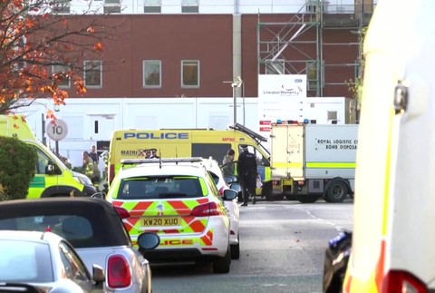 [multi] Duchaplný taxikár zabránil obrovskej tragédii, zamkol muža s výbušninami vo svojom vozidle 337