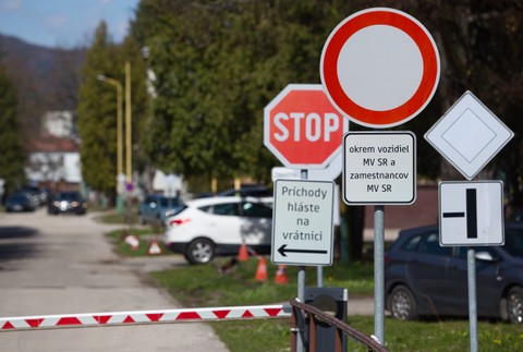 Policajný zásah v objekte MV SR (2)