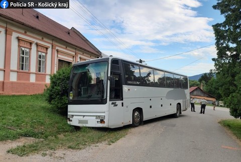 Havaroval autobus plný detí