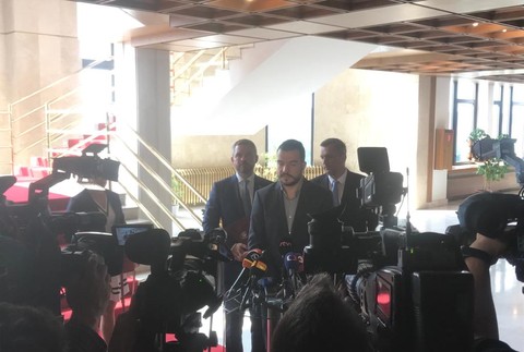 Brífing Andreja Danka a Petra Pellegriniho