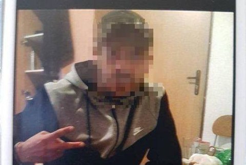 FOTO: Prepadli poštu a s peniazmi sa odfotili. Polícia po dvoch mužoch stále pátra